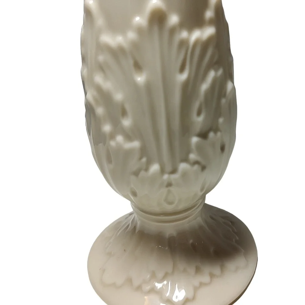 Vintage‎ Lenox Tapered Bud Vase Footed Florentine Pattern Leaf Embossed USA